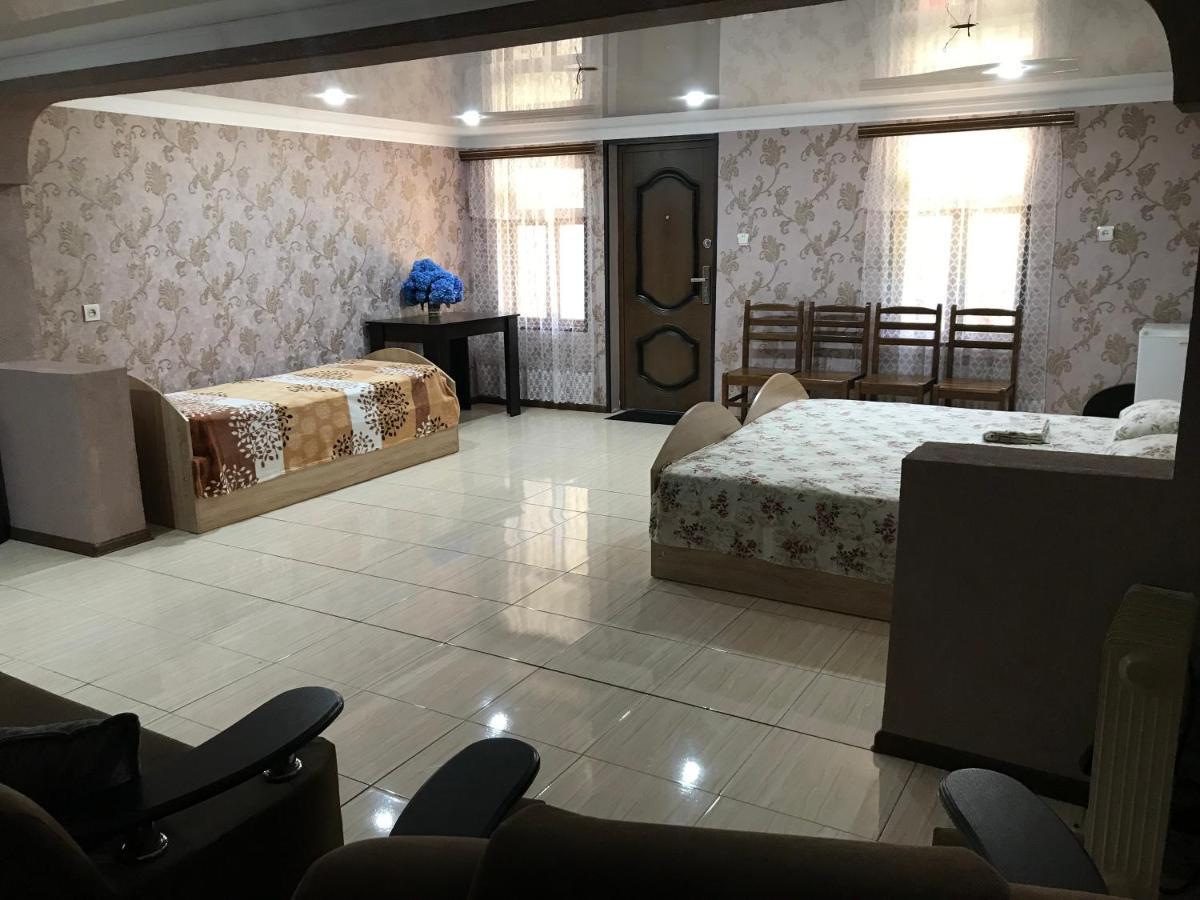 Гостевой Дом "Амза" Bed & Breakfast Tqvarcheli Exterior photo