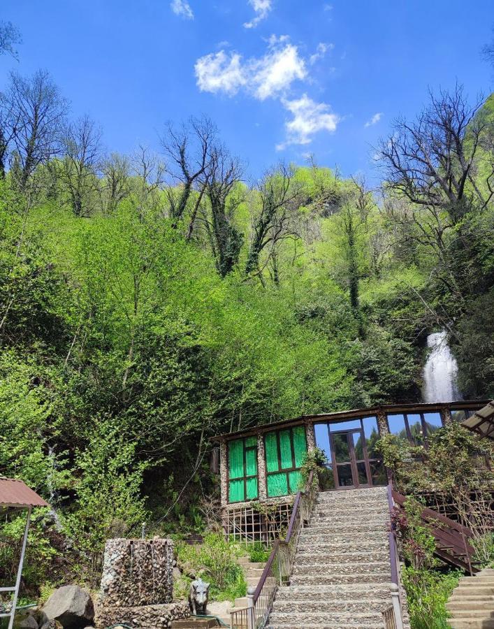 Гостевой Дом "Амза" Bed & Breakfast Tqvarcheli Exterior photo